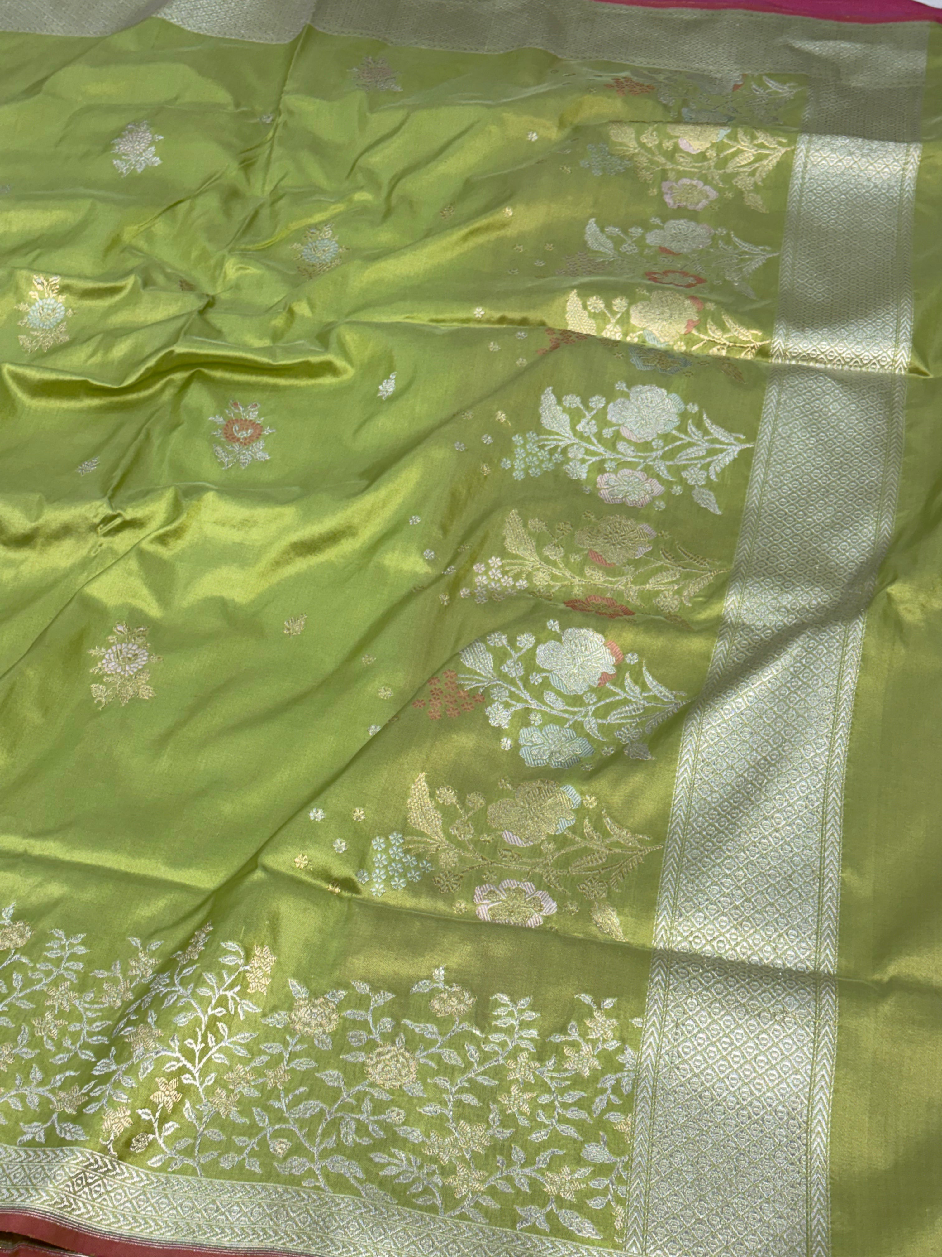 Green Pure Katan Silk Handwoven Banarasi Saree with Rupa Sona Border &amp; Boota
