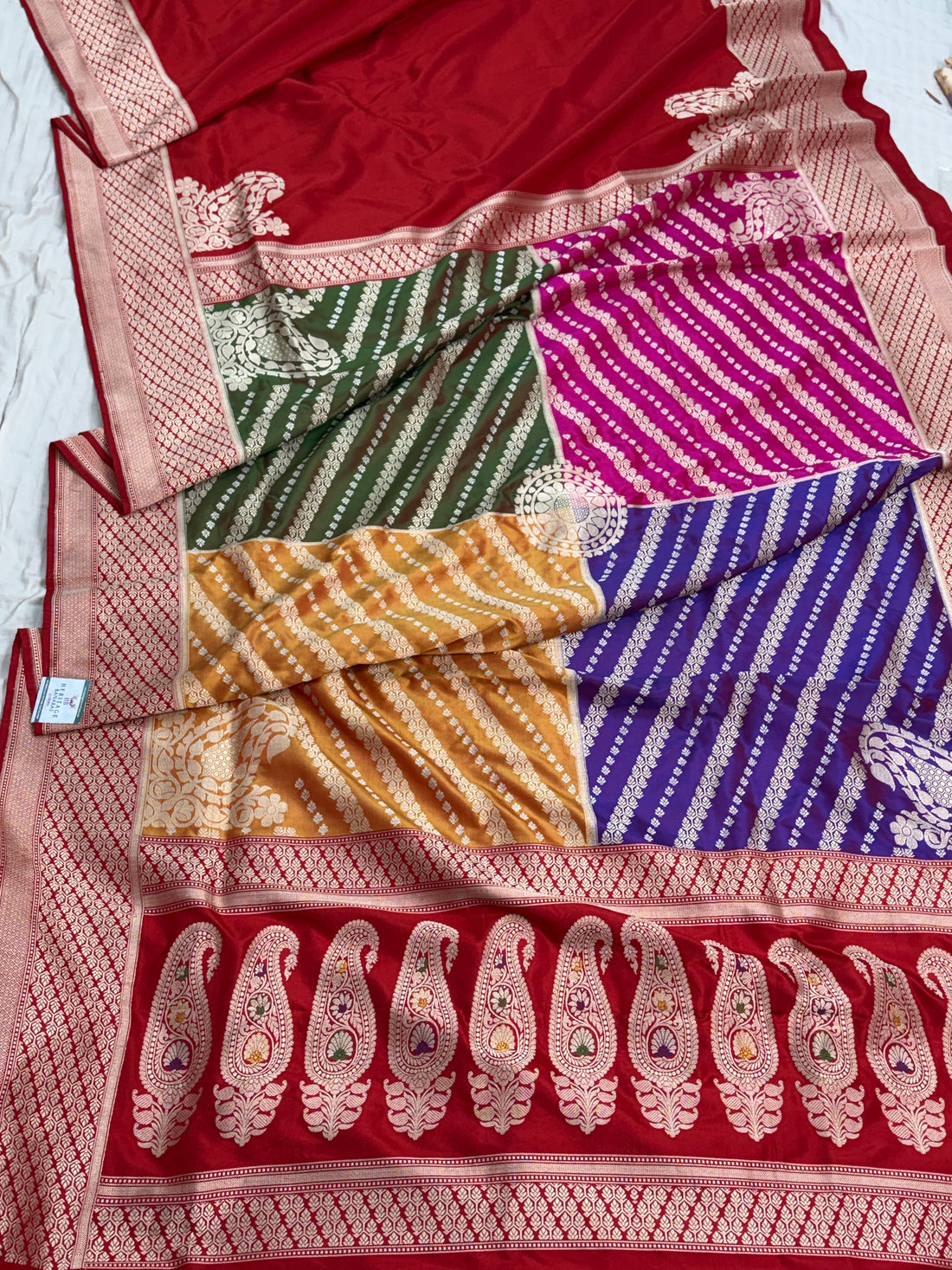 Red Handwoven Pure Banarasi Katan Silk Saree with Rangkat Pallu