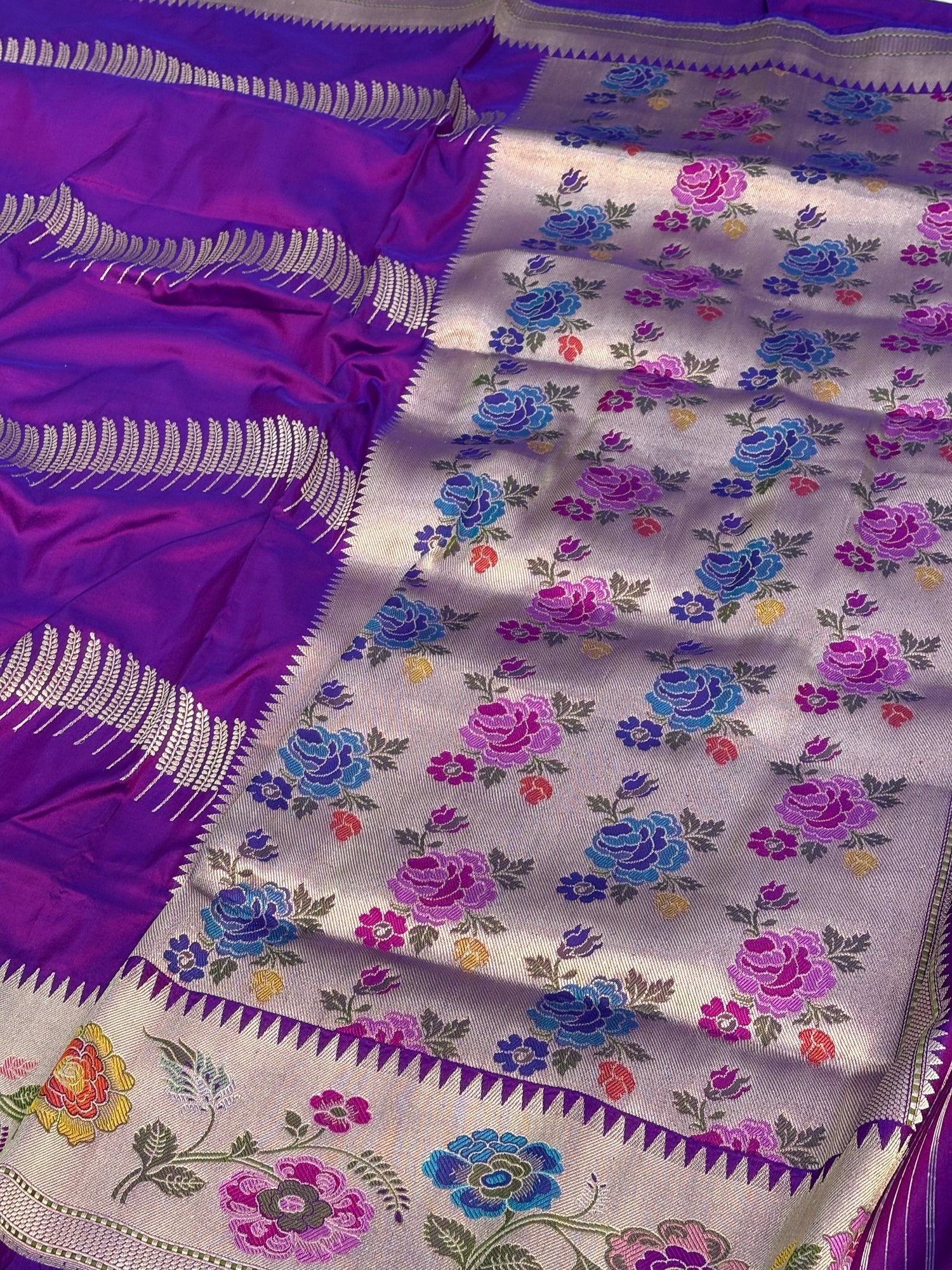 Designer Banarasi Pure Katan Silk Jaal Weaving Saree