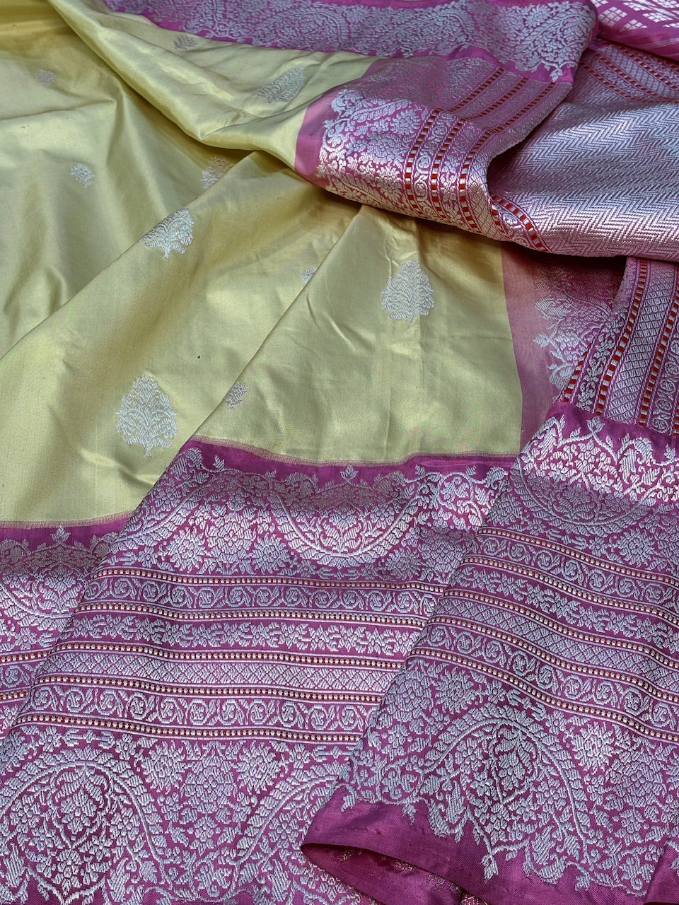 Pista Green Pure Banarasi Ektara  Silk Handwoven Saree