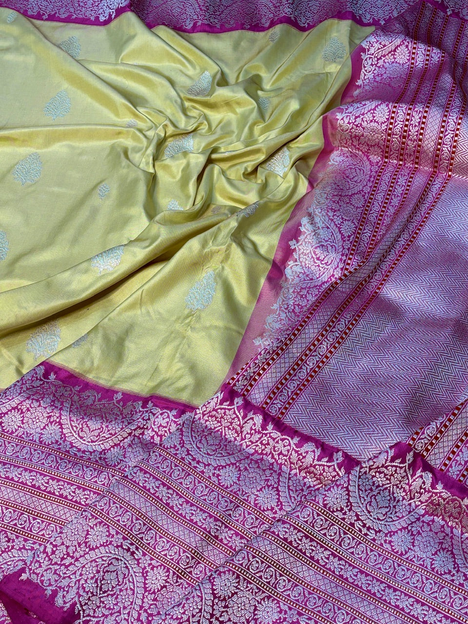 Pista Green Pure Banarasi Ektara  Silk Handwoven Saree