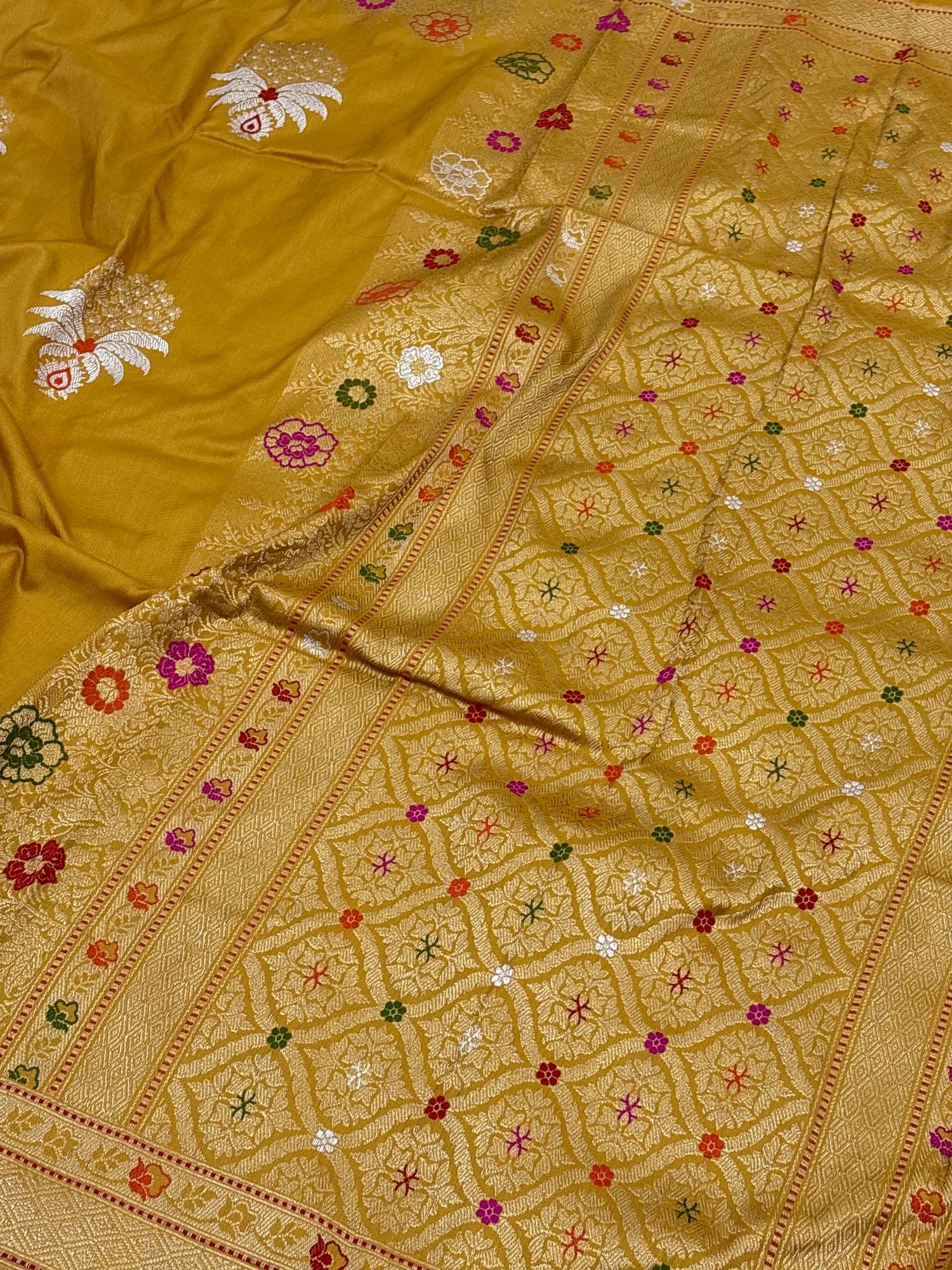 Yellow Handwoven Pure Katan Silk Iktara Banarasi Saree