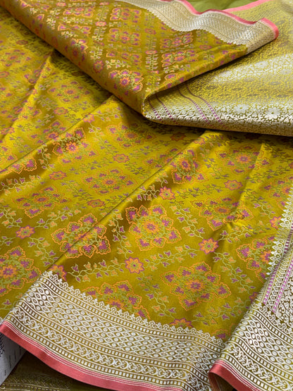 Yellow Handwoven Pure Satin Silk Tanchoi Banarasi Saree