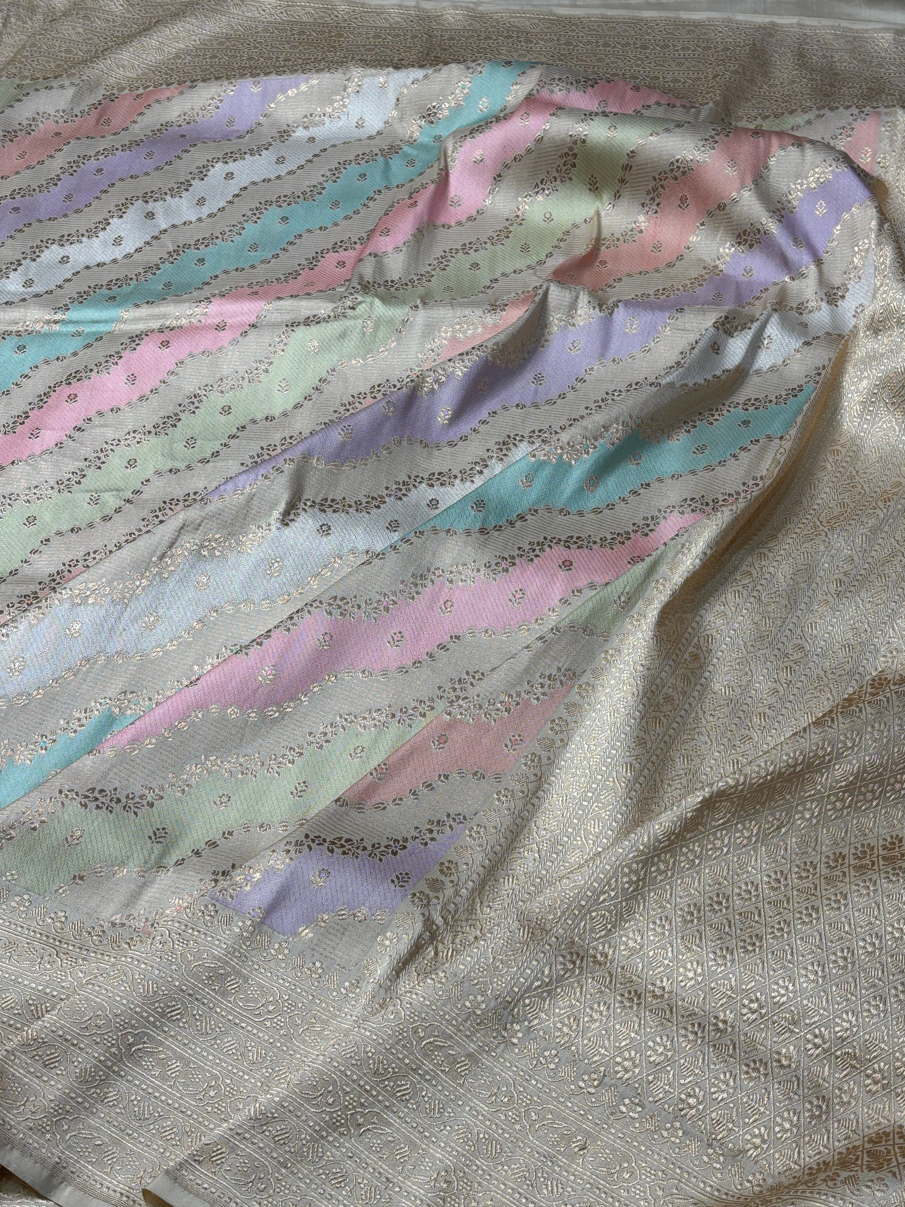 Ivory Pure Banarasi Rangkaat Silk Handloom Saree