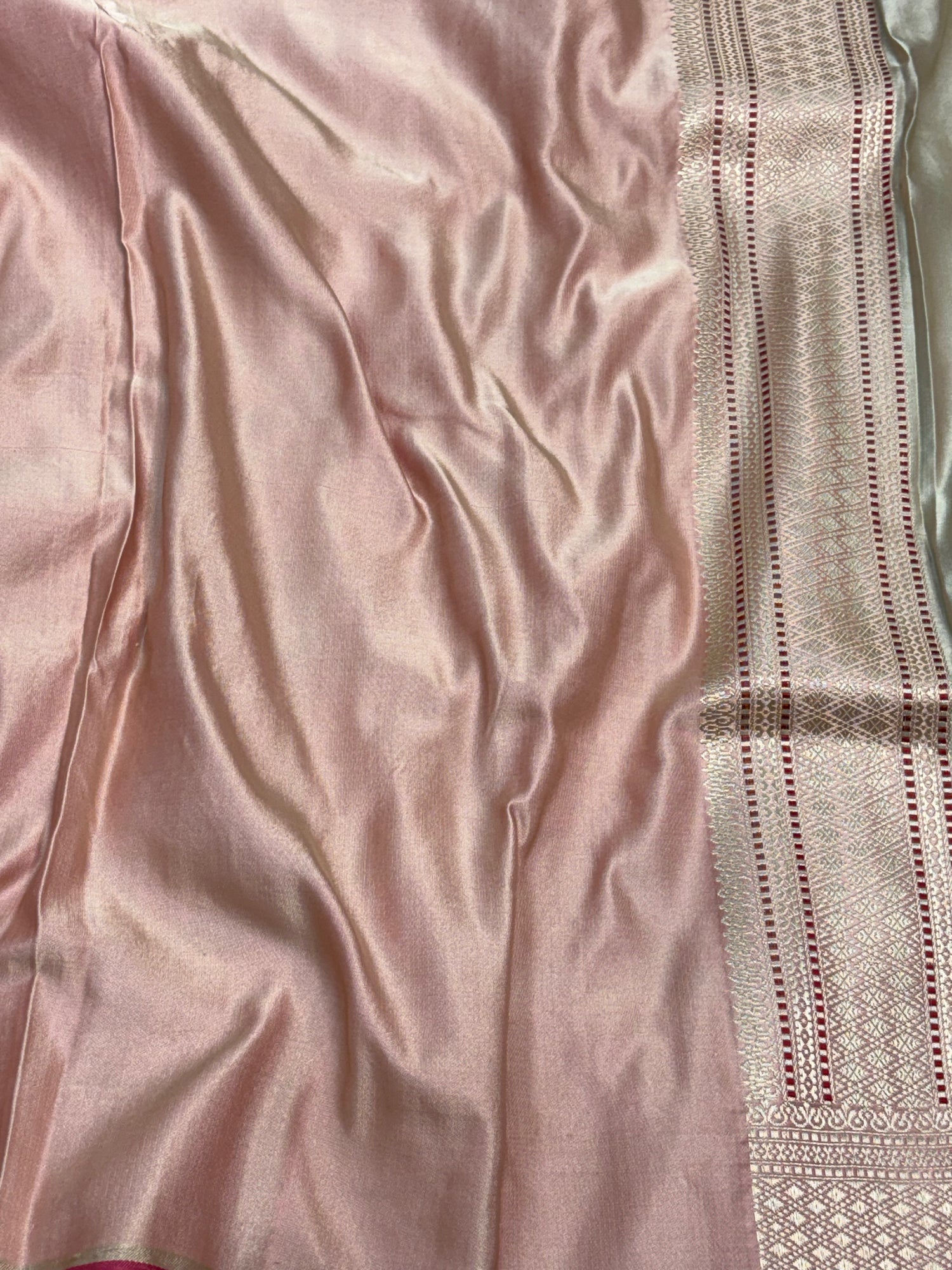 Cream Handwoven Pure Satin Silk Tanchoi Banarasi Saree
