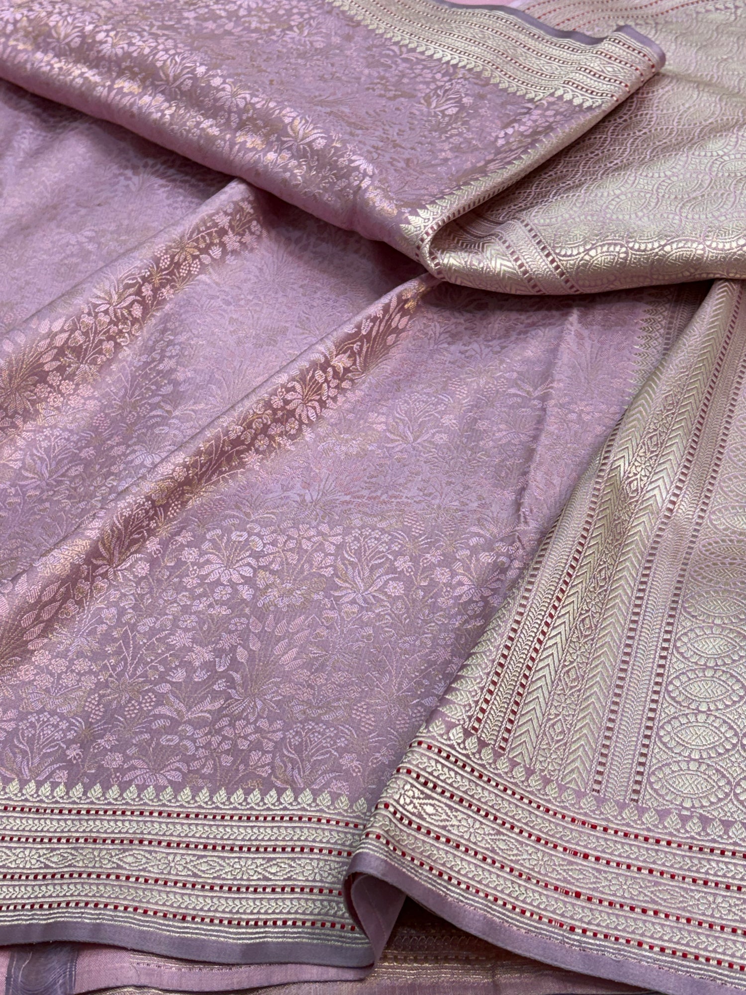 Lavender Handwoven Pure Satin Silk Tanchoi Banarasi Saree