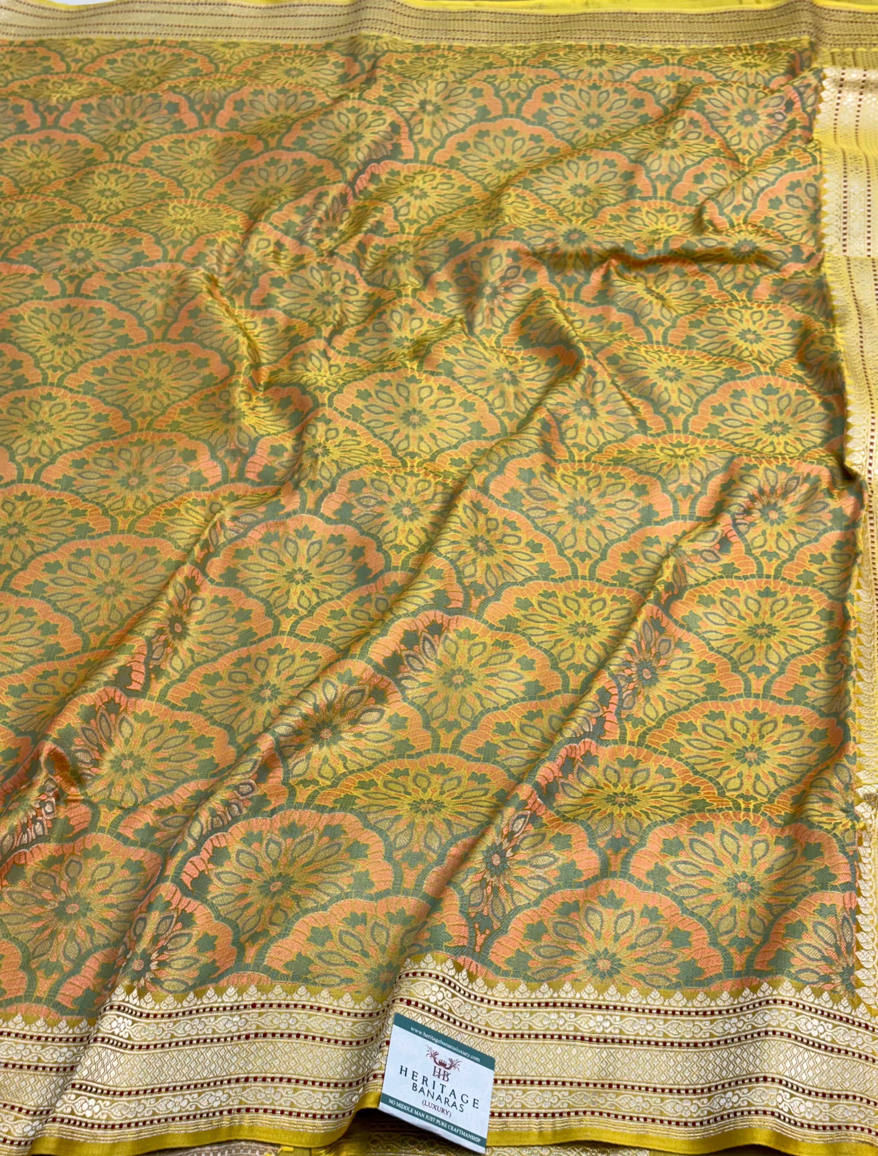 Yellow Handwoven Pure Satin Silk Tanchoi Banarasi Saree