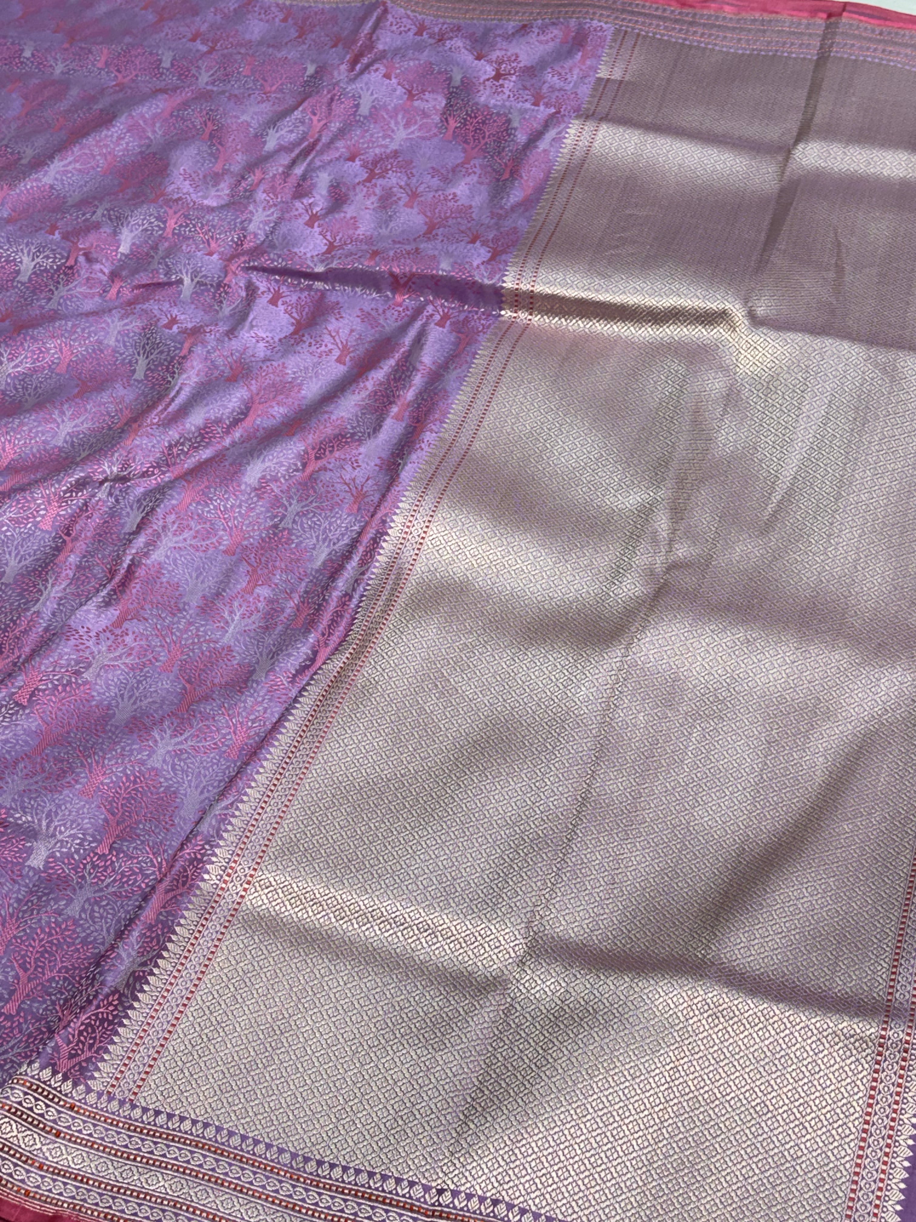 Lavender Handwoven Pure Satin Silk Tanchoi Banarasi Saree