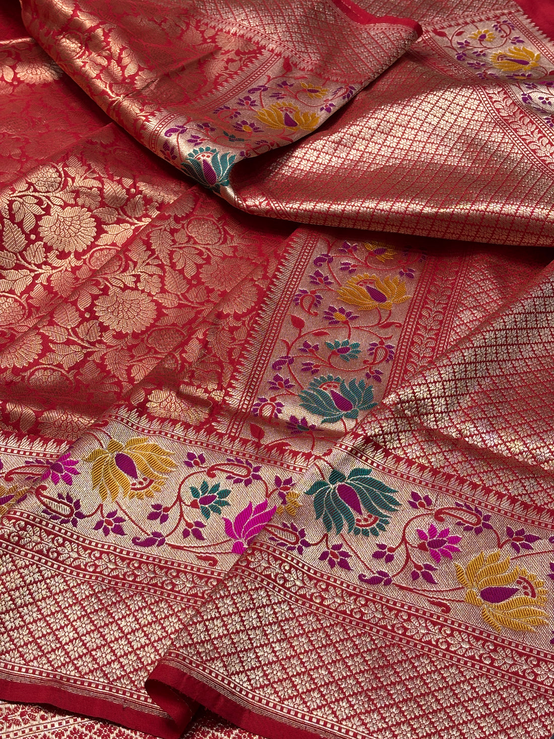 Red Pure Banarasi Brocade Tanchoi Handwoven Saree