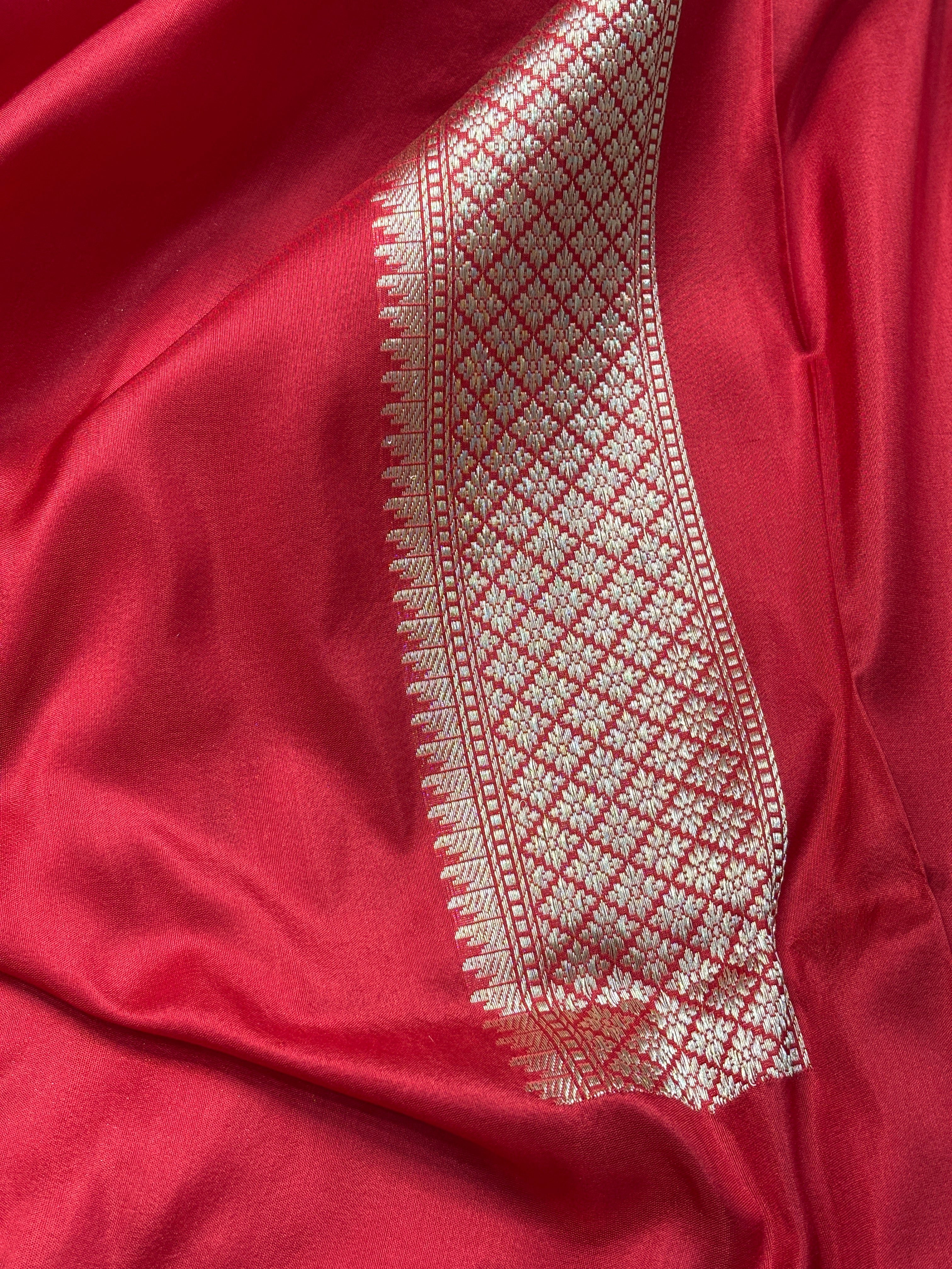 Red Pure Banarasi Brocade Tanchoi Handwoven Saree
