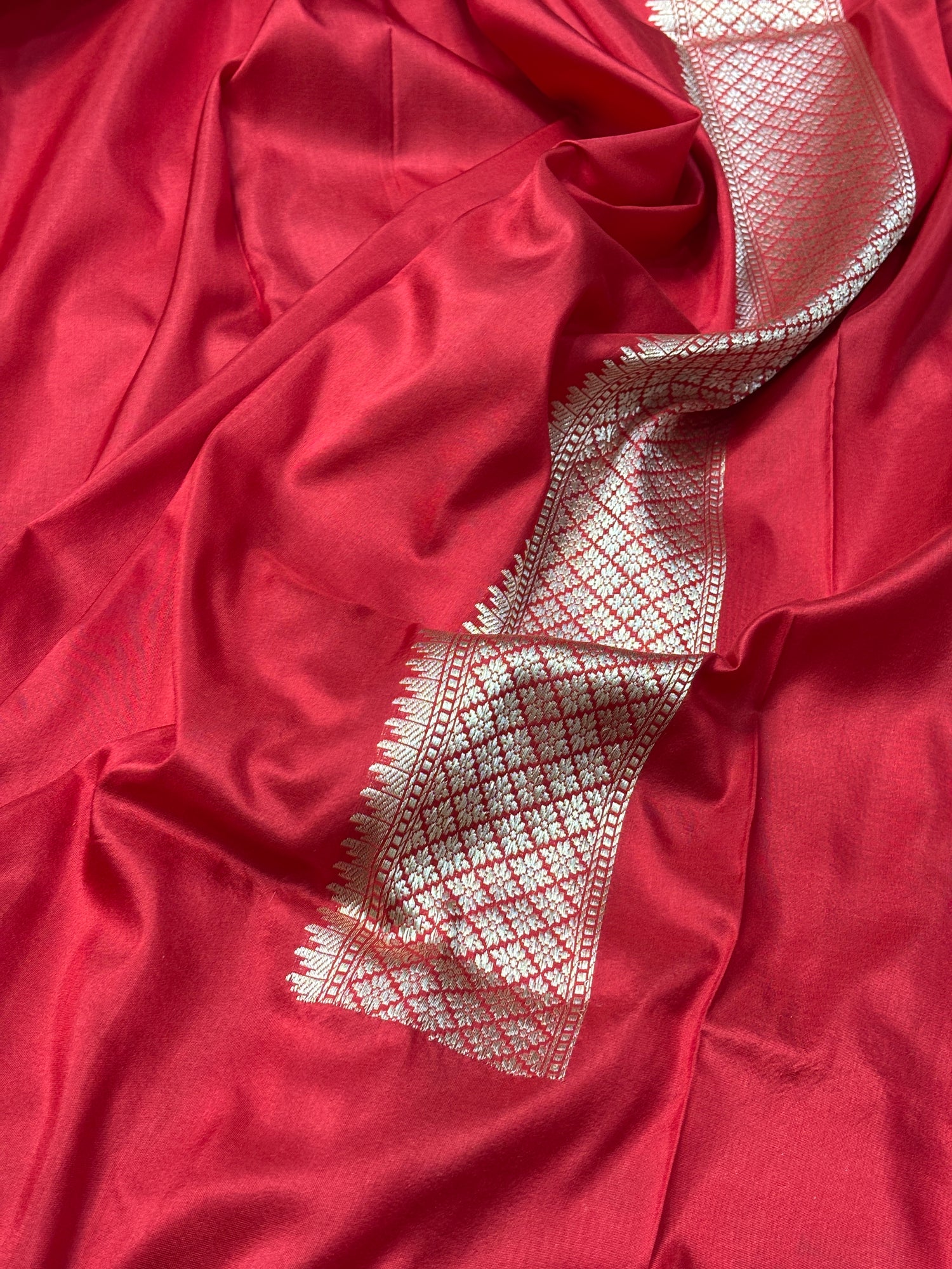 Red Pure Banarasi Brocade Handwoven Saree