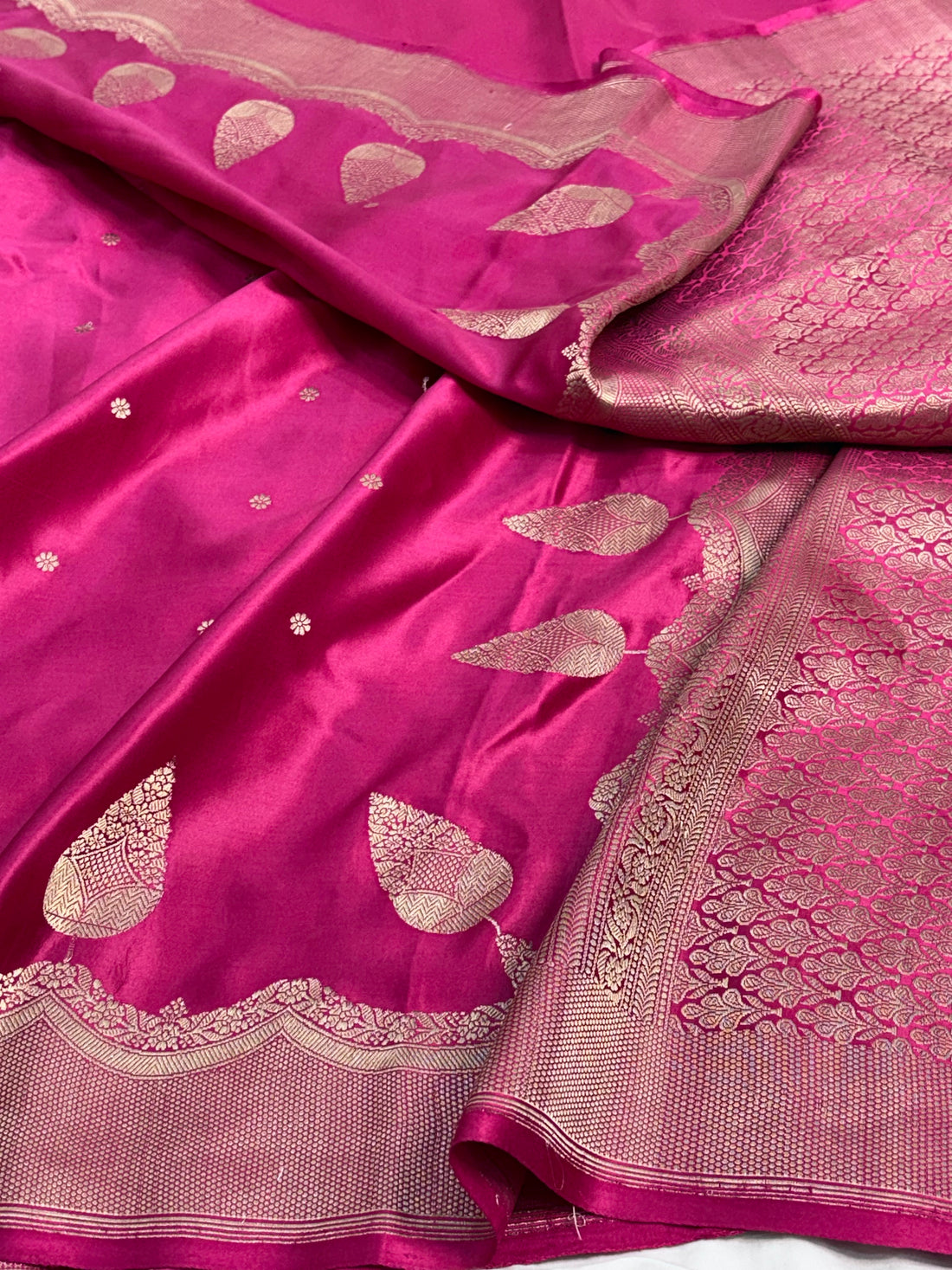 Rani Pink Handwoven Pure Banarasi Mashru Silk Saree