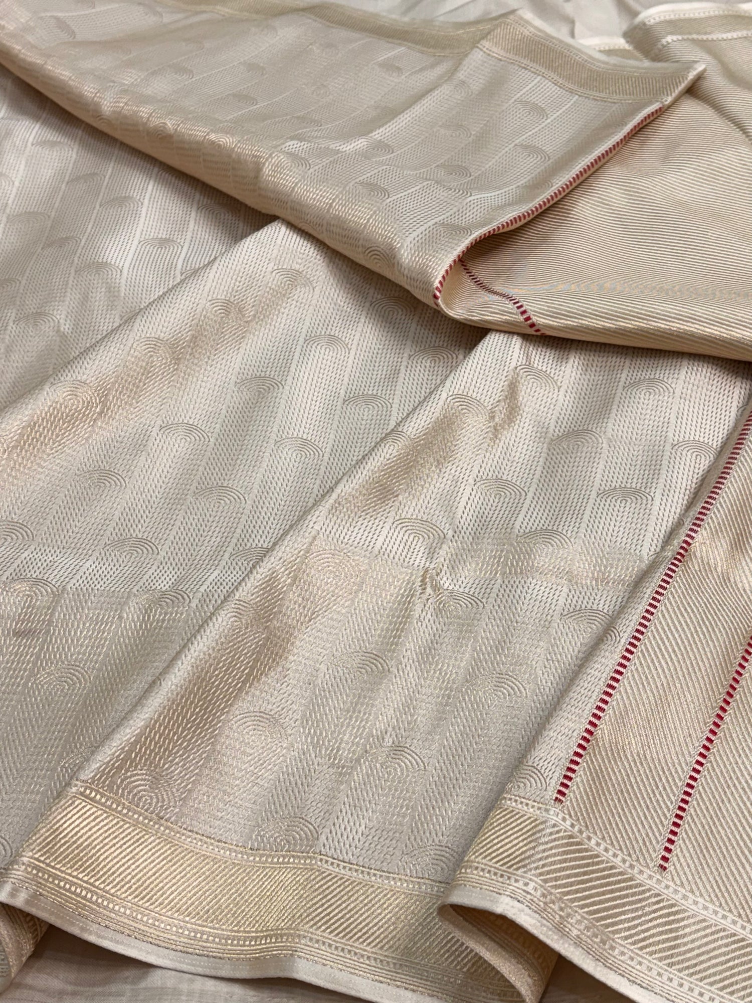 Cream Handwoven Pure Banarasi Satin Tanchoi Silk Saree