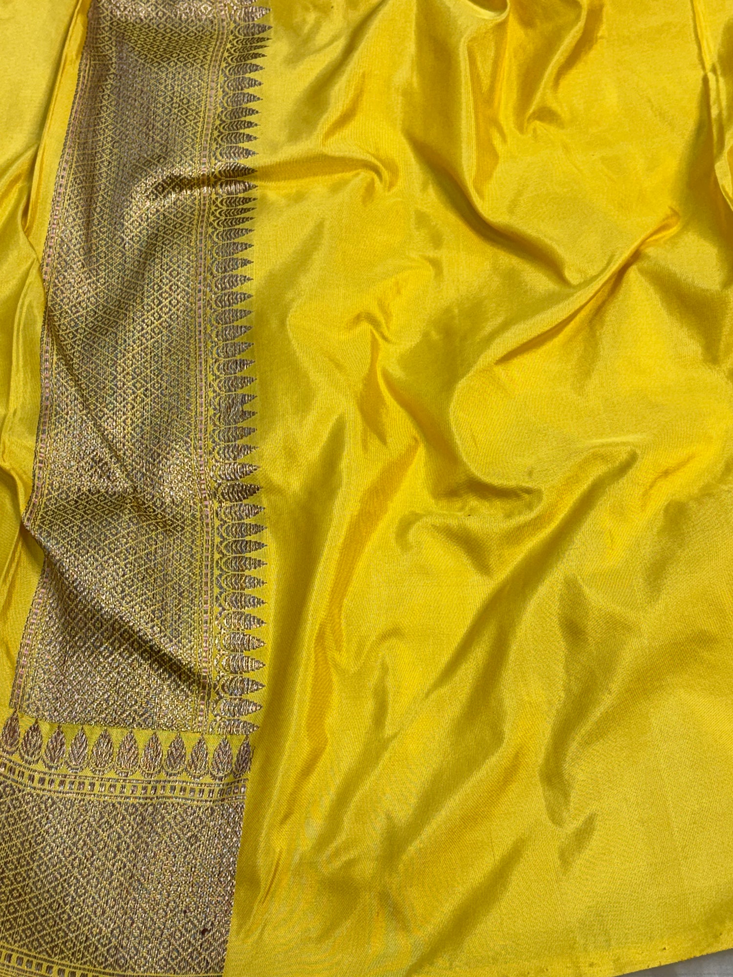 Yellow Handwoven Pure Banarasi Katan Silk Saree