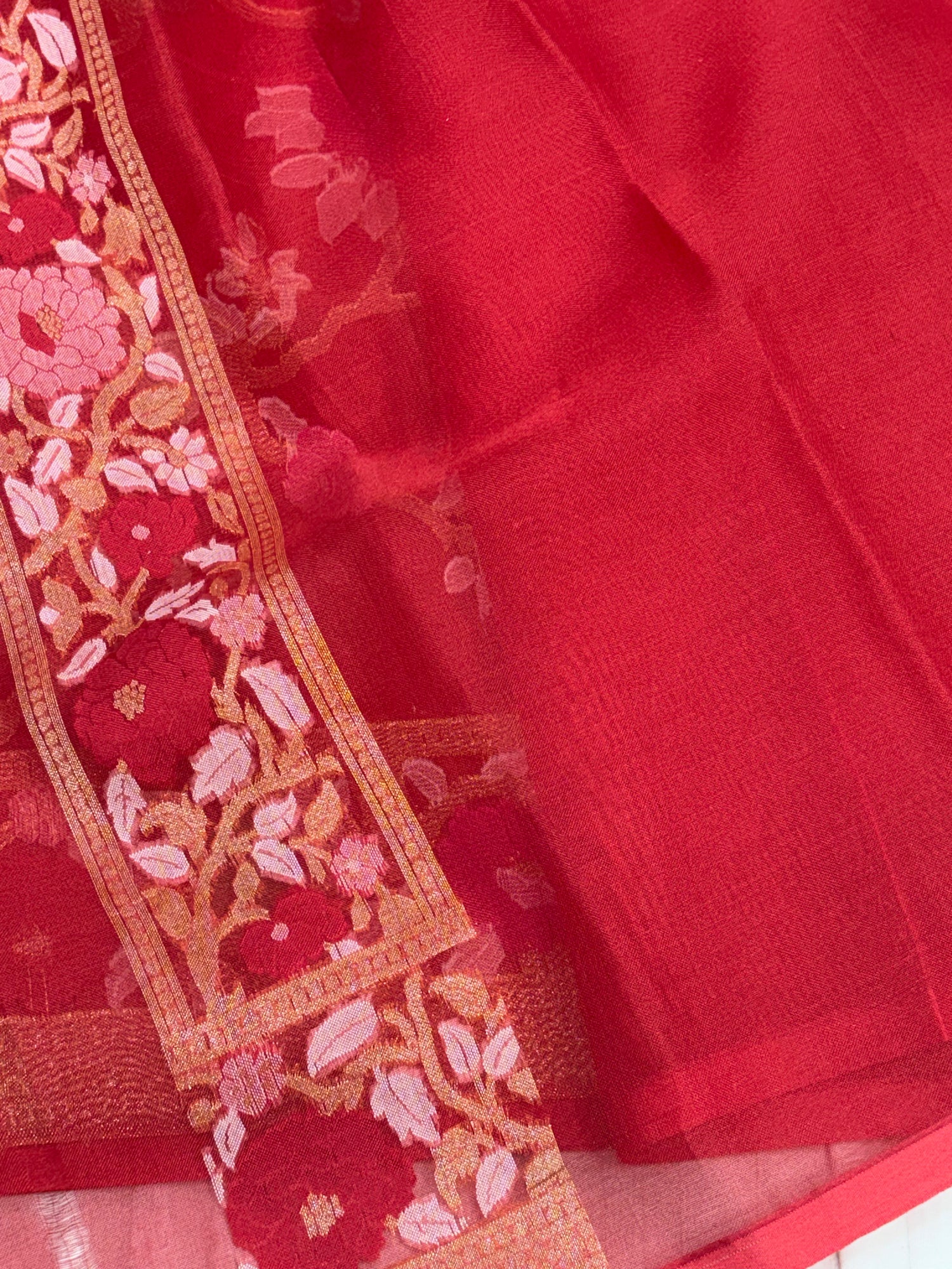 Red Handwoven Pure Banarasi Organza Jamdani Saree