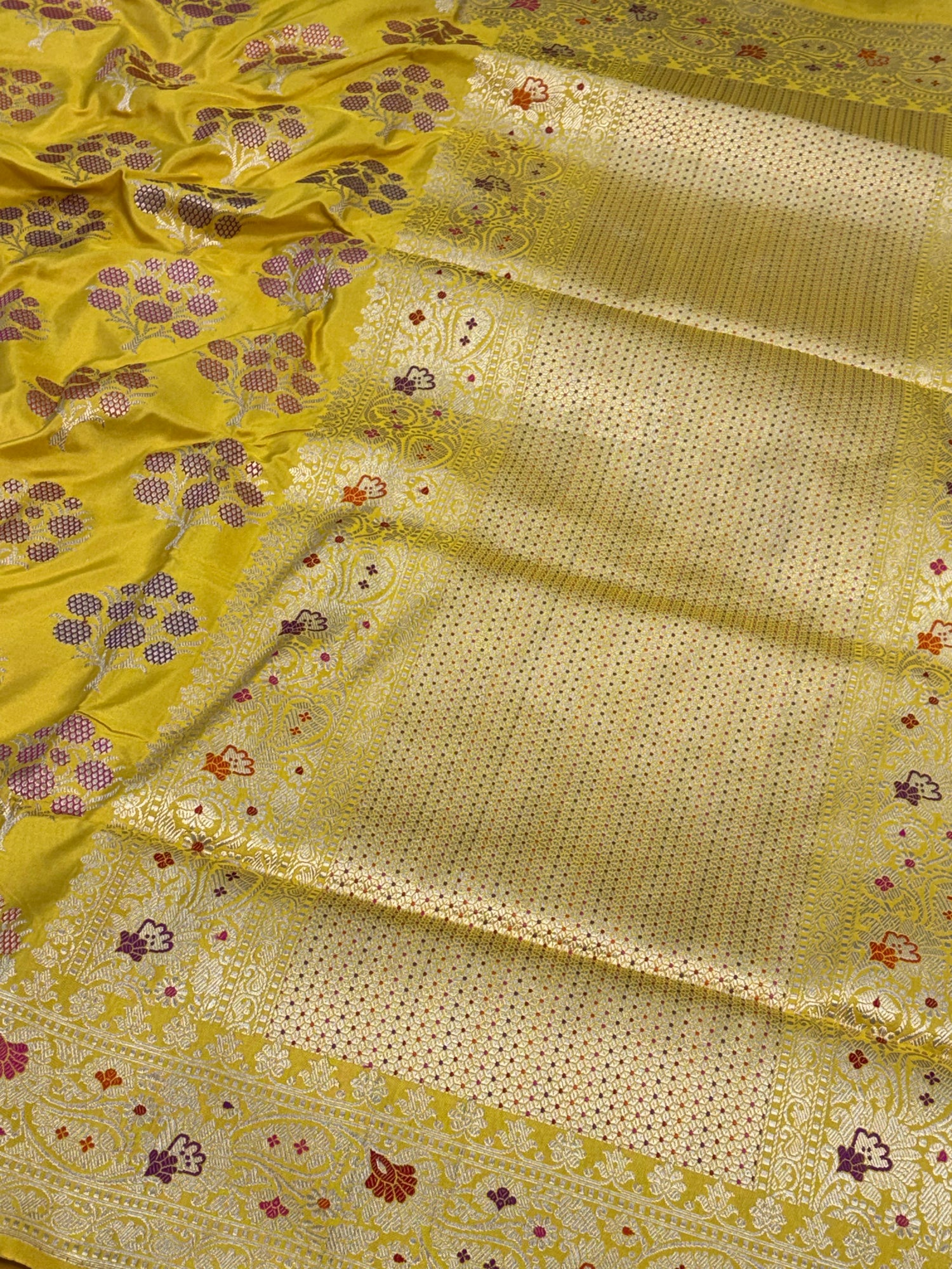Handwoven Banarasi Mustard Yellow Pure Katan Silk Buta Jangla Weaving Saree