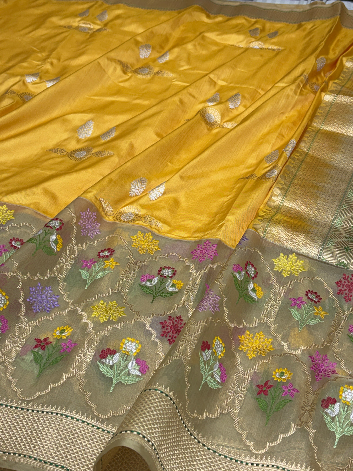 Yellow Handwoven Pure Banarasi Ektara Silk Saree with Kadhiyaal Kora Border