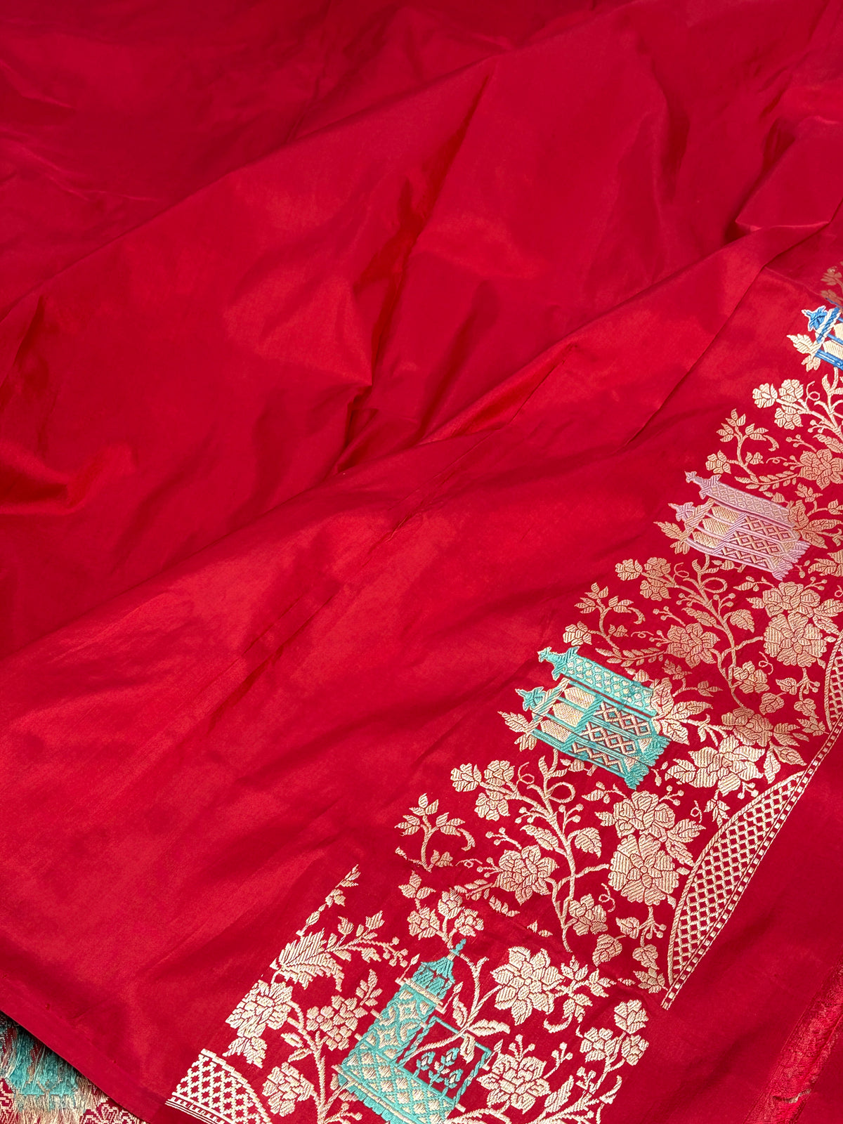 Red Handwoven Pure Banarasi Katan Silk Saree