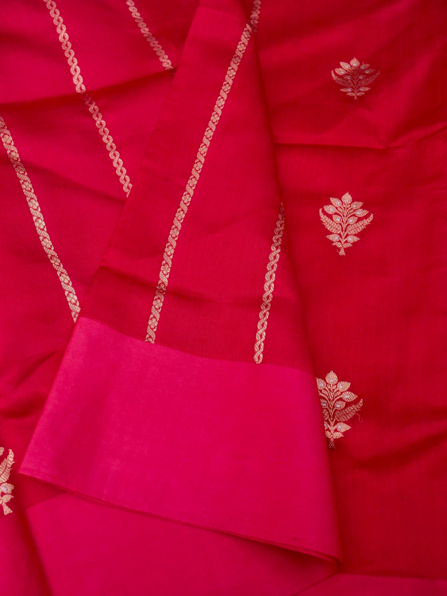 Pure Red Banarasi Mango Katan Silk Saree with Kadhwa Buti Work