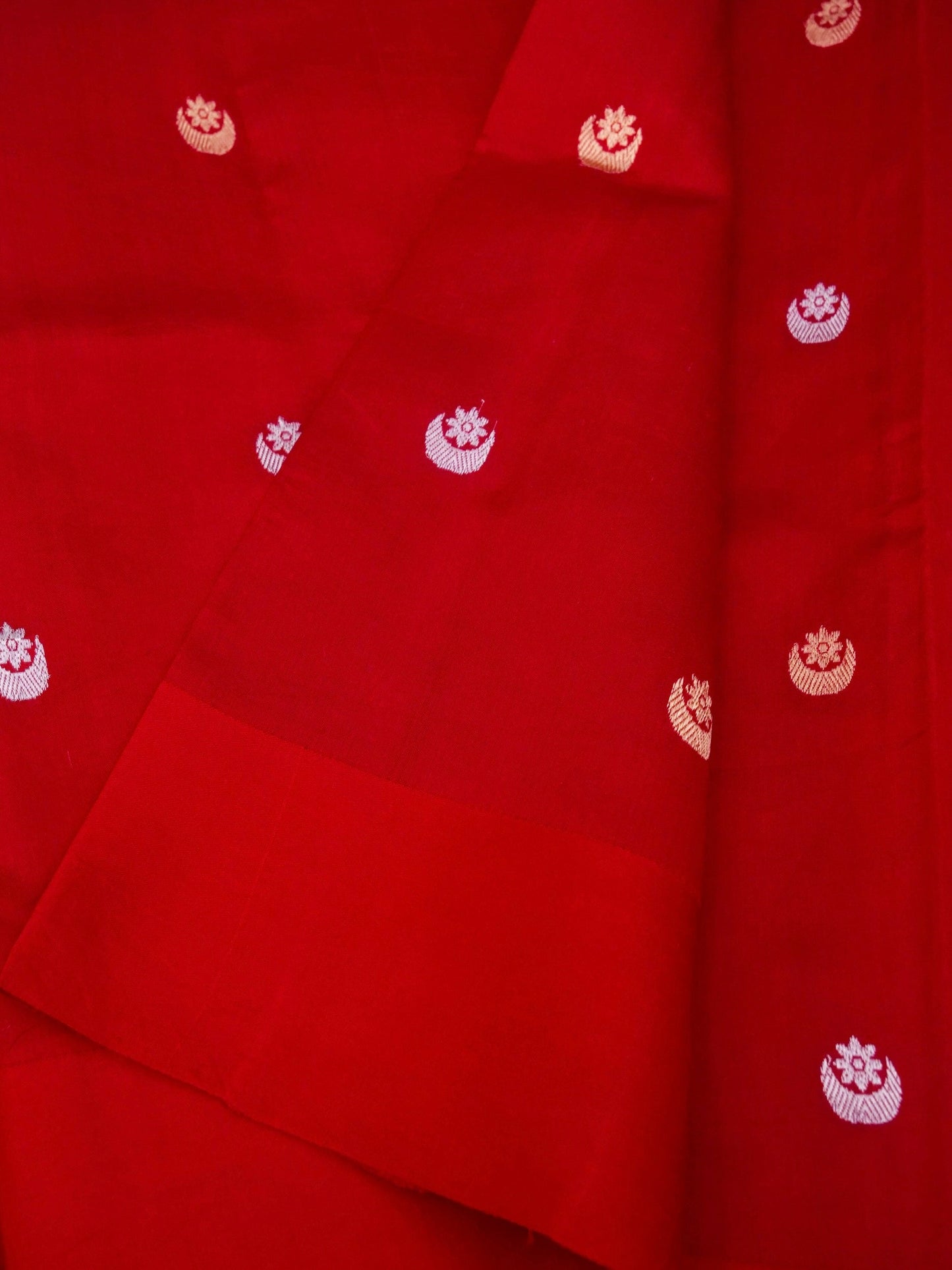 Pure Red Banarasi R Mango Katan Silk Saree with Kadhwa Buti Work