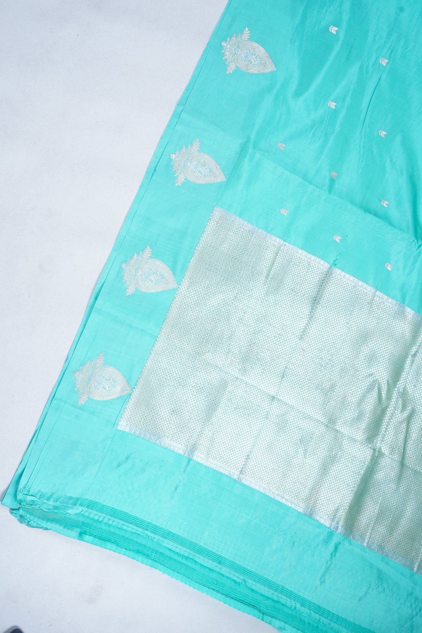 Aqua Green Pure Raw Mango Silk Handwoven Saree