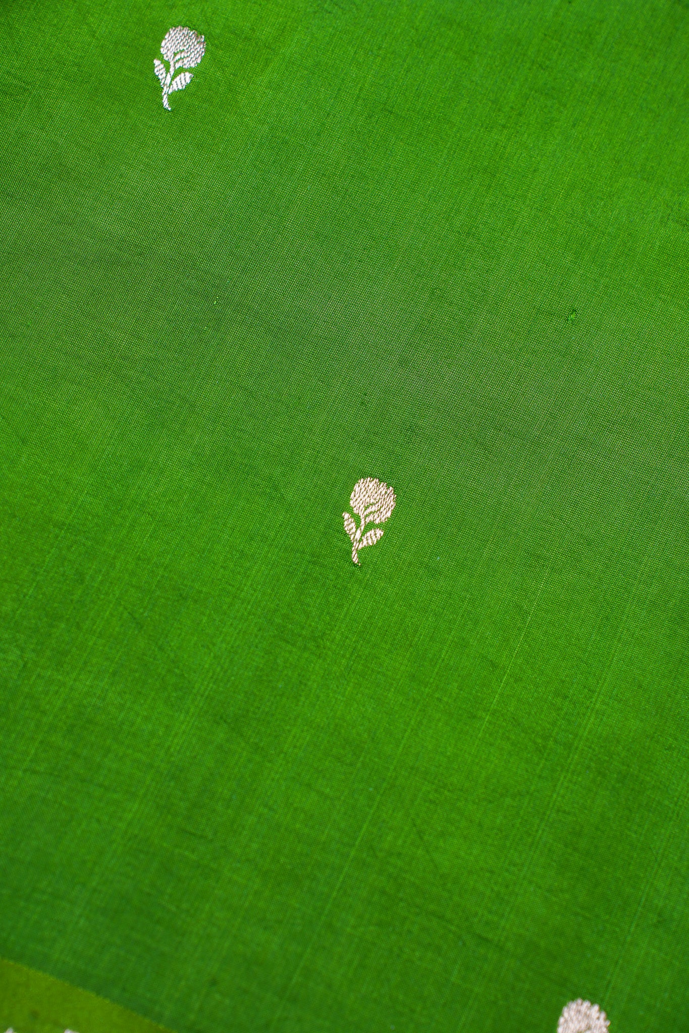 Emerald Green Handloom Pure Silk Banarasi Saree