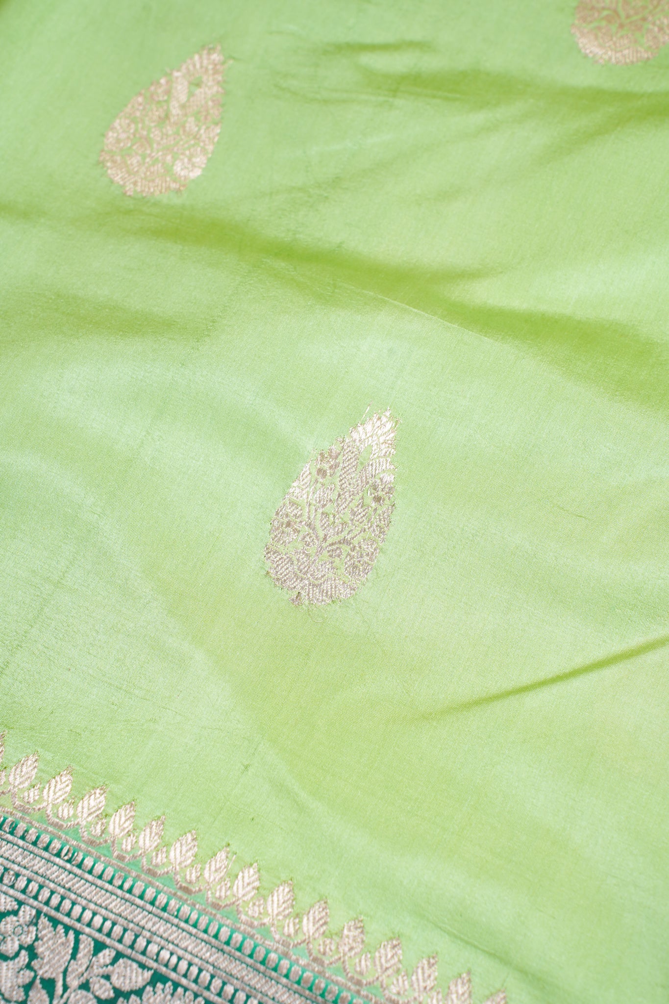 Parrot Green Pure Mango Katan Silk Handwoven Saree
