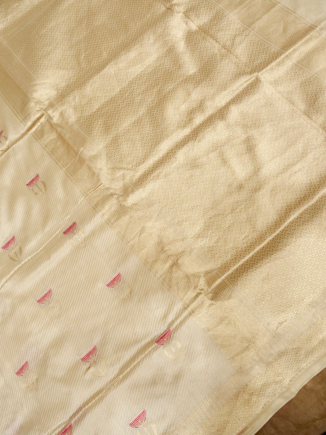 Cream Handwoven Banarasi Pure Katan Silk Meenakari Brocade Saree