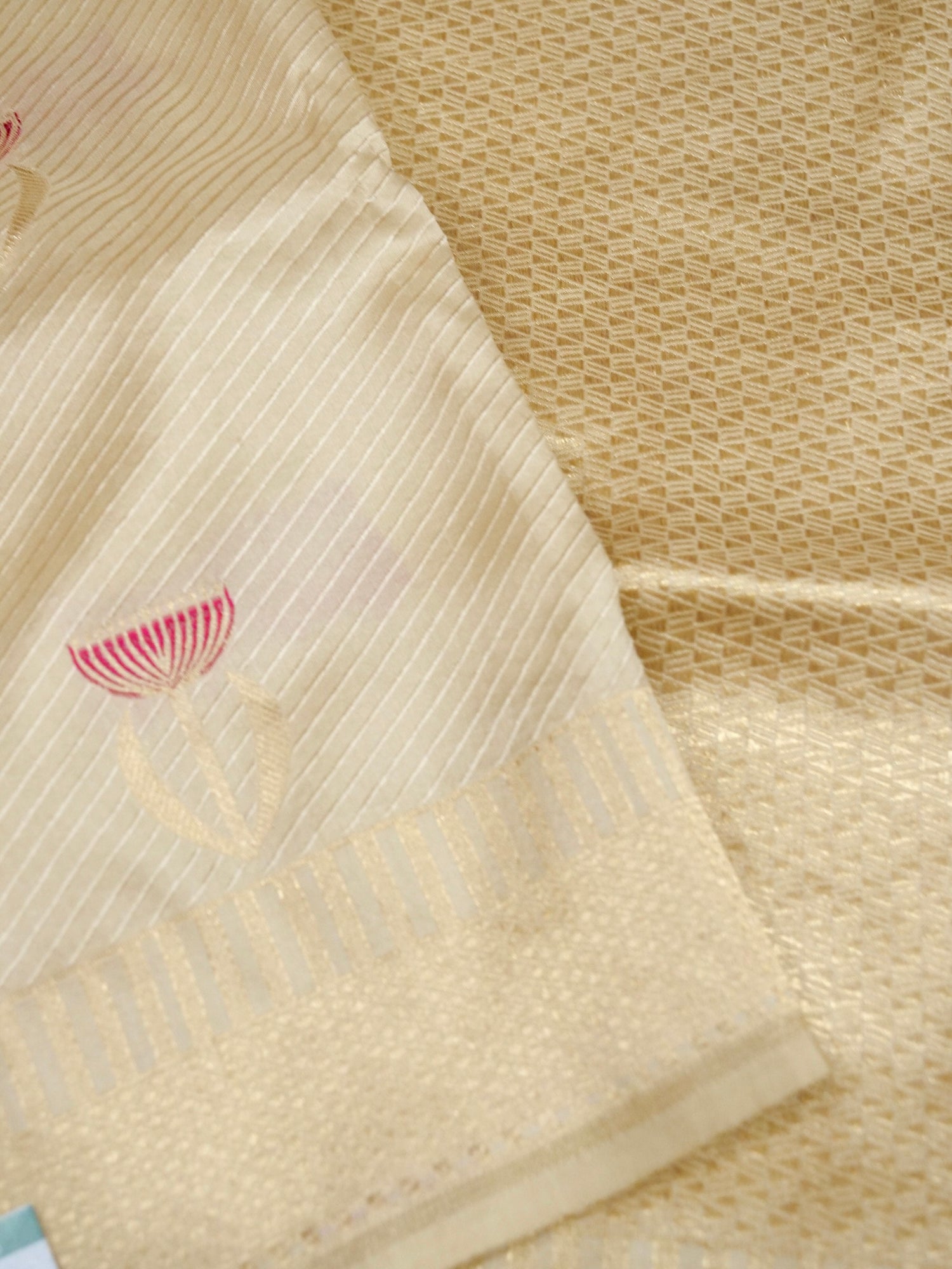 Cream Handwoven Banarasi Pure Katan Silk Meenakari Brocade Saree