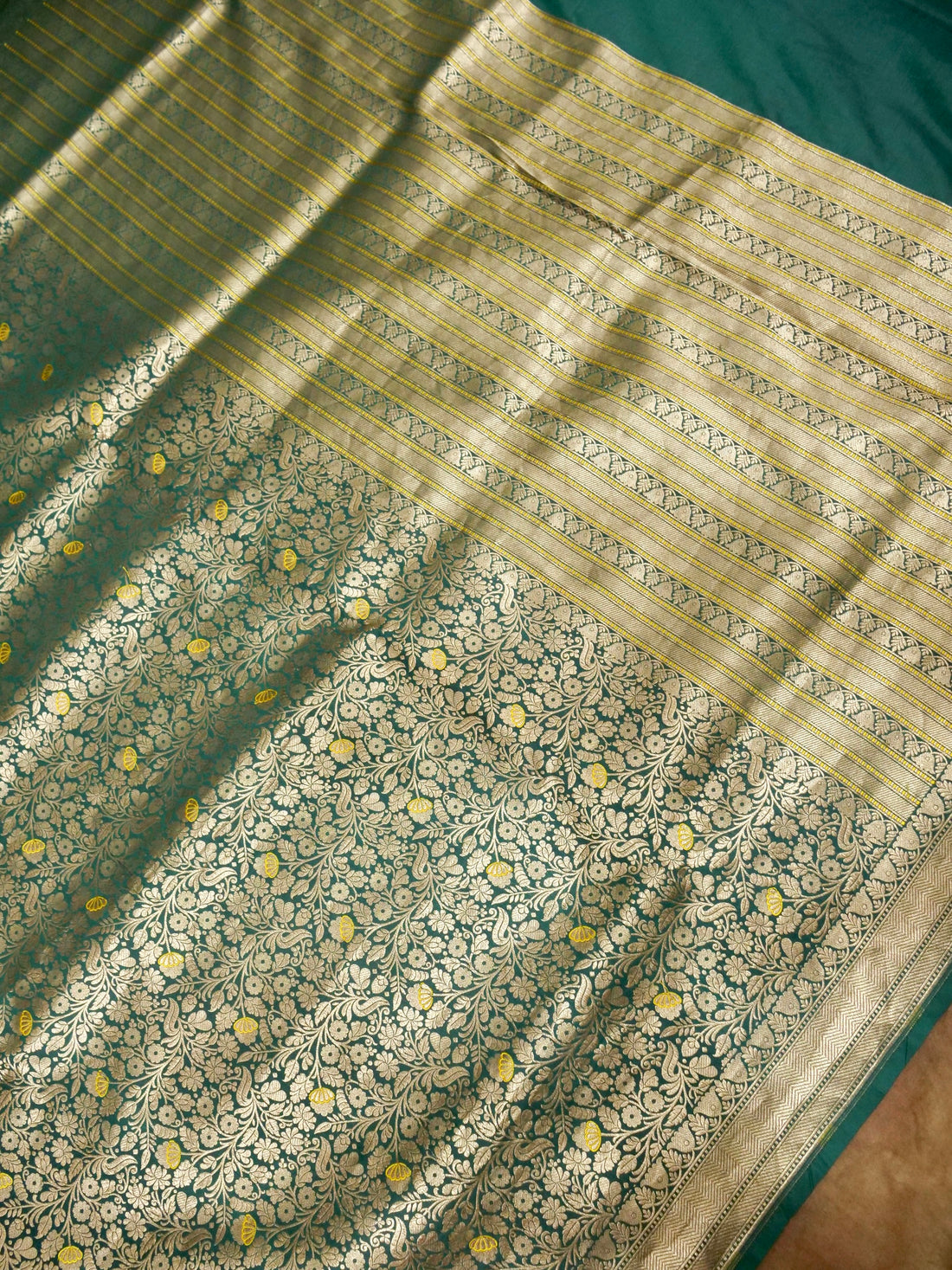 Green Handwoven Banarasi Pure Katan Silk Meenakari Brocade Saree