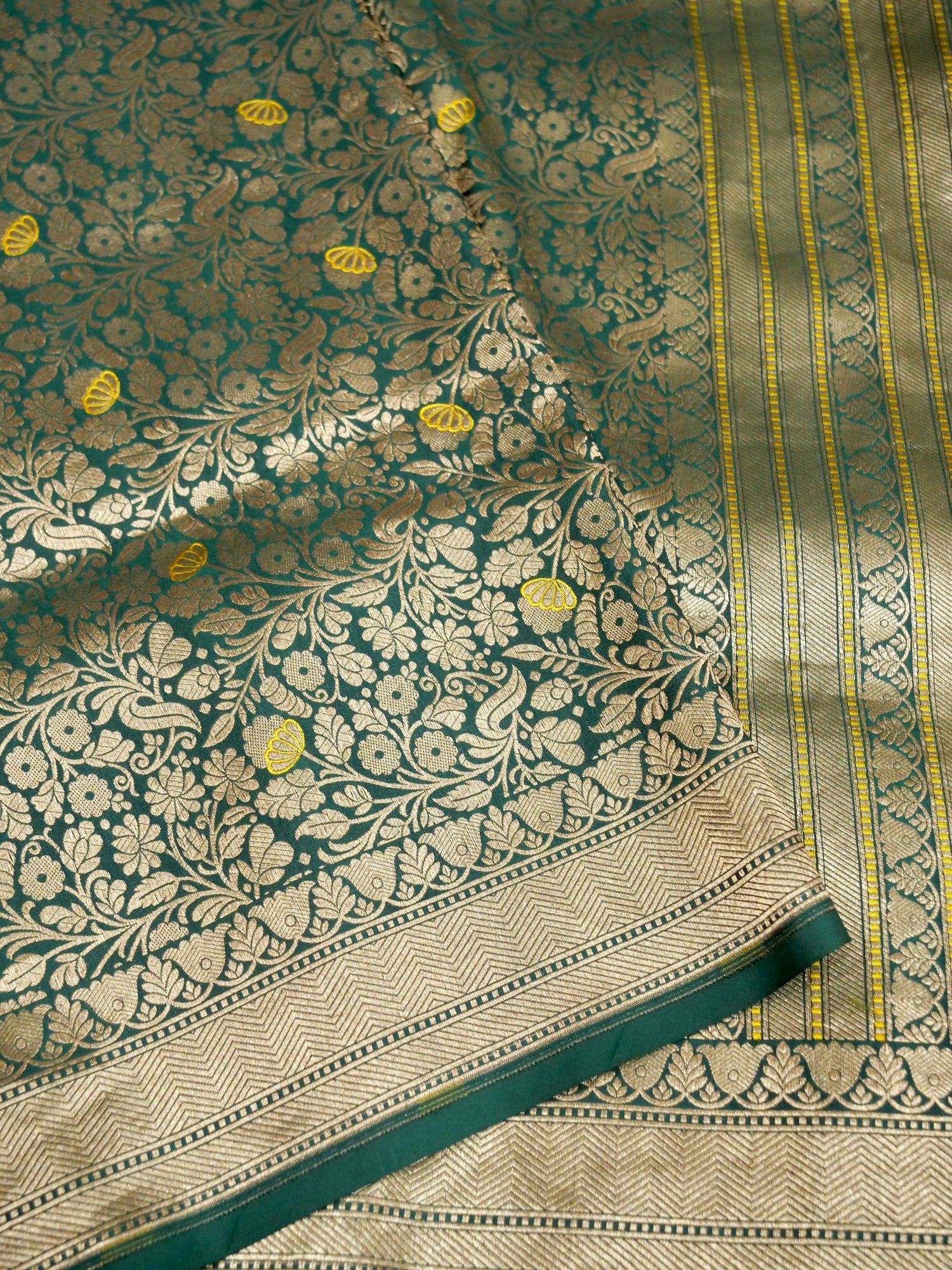 Green Handwoven Banarasi Pure Katan Silk Meenakari Brocade Saree