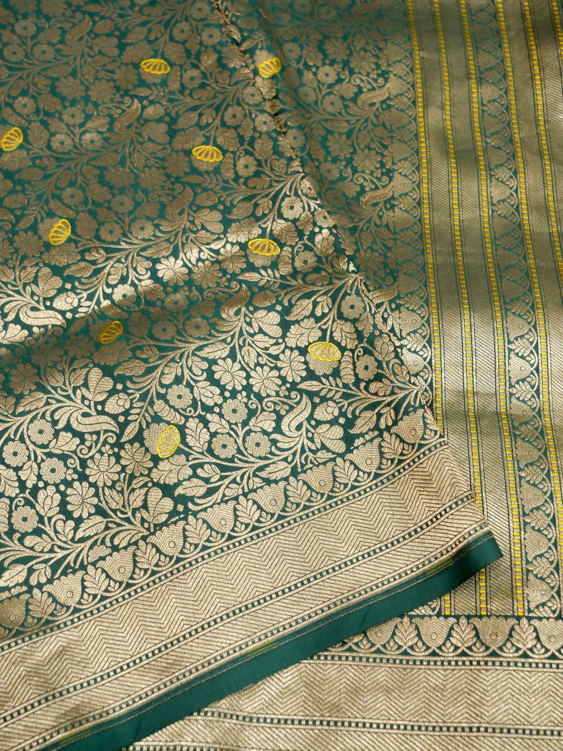 Green Handwoven Banarasi Pure Katan Silk Meenakari Brocade Saree