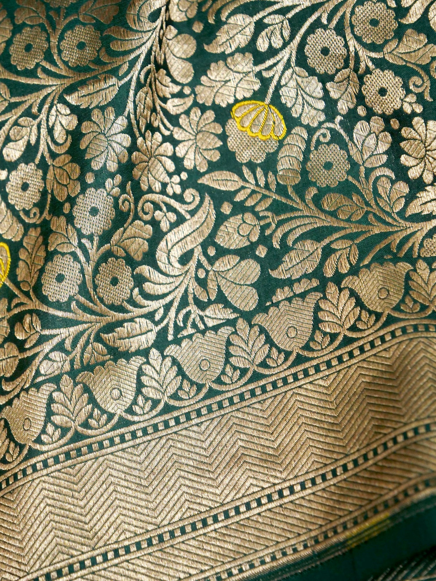 Green Handwoven Banarasi Pure Katan Silk Meenakari Brocade Saree
