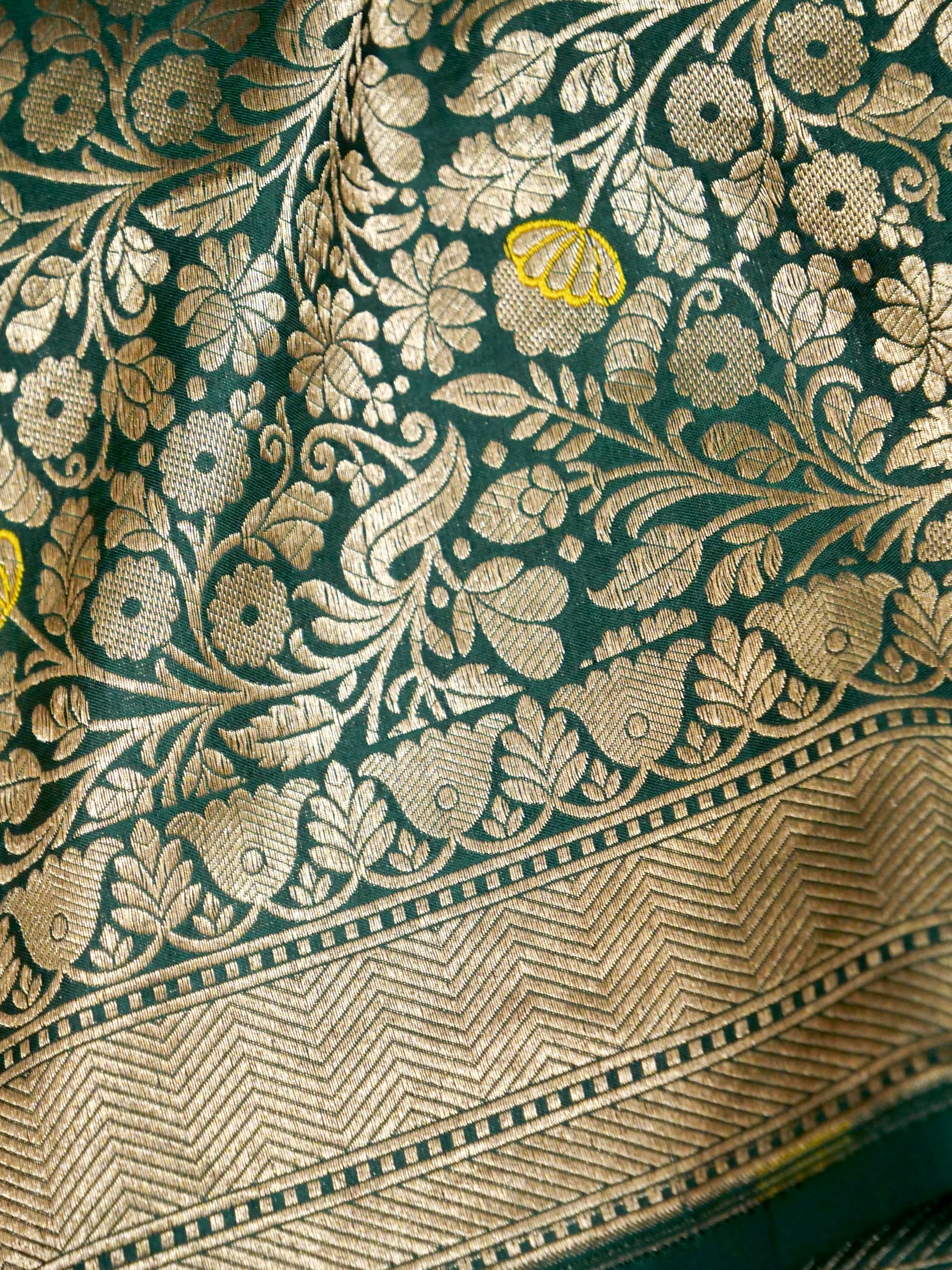 Green Handwoven Banarasi Pure Katan Silk Meenakari Brocade Saree