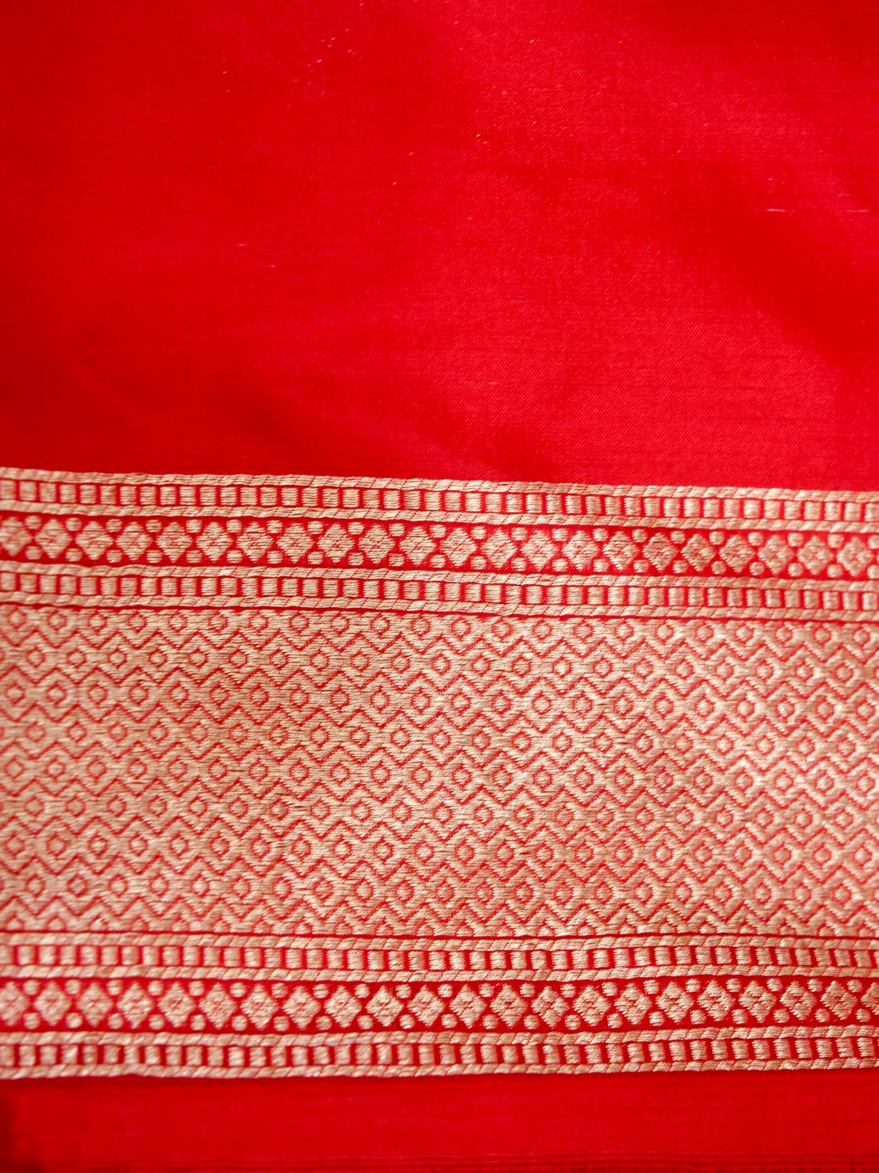 Red Handwoven Banarasi Pure Katan Silk Meenakari Brocade Saree